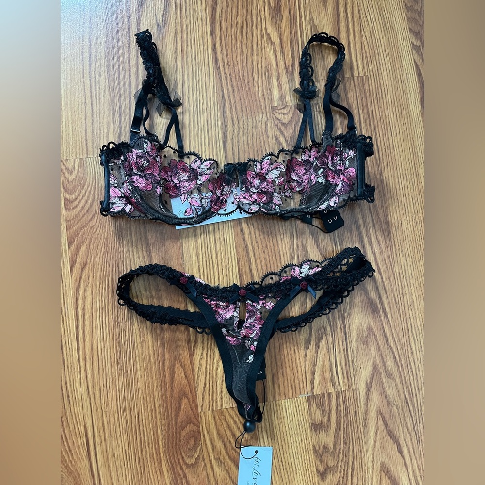 NWT - Juliet Underwire bra and thong